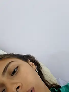 Snapshot of Jazmin-Cerezita chatting on February 1, 2025, 1:30 pm Jazmin-Cerezita online show from February 1, 2025, 1:30 pm