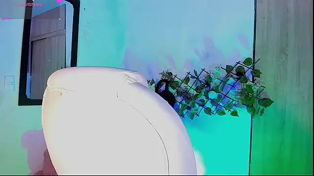 Snapshot of Samuel_Hilton chatting on April 5, 2026, 8:32 am Samuel Hilton online show from April 5, 2026, 8:32 am