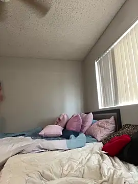 Snapshot of Charismasweets chatting on March 7, 2025, 9:06 pm Charismasweets online show from March 7, 2025, 9:06 pm