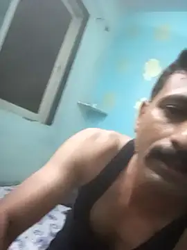 Snapshot of Smarterboytravel chatting on October 29, 2025, 10:52 pm Smarterboytravel online show from October 29, 2025, 10:52 pm