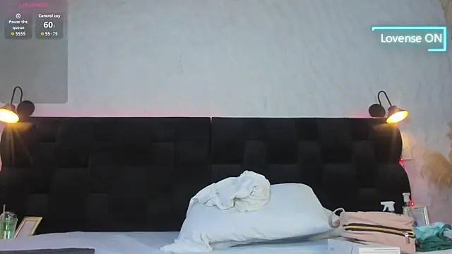 Snapshot of Camila__Gomez chatting on December 3, 2025, 12:26 pm Camila Gomez online show from December 3, 2025, 12:26 pm