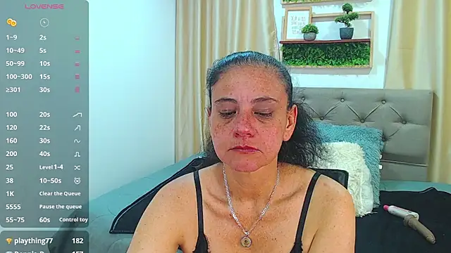 Snapshot of sasi_luna chatting on December 5, 2025, 3:16 am sasi luna online show from December 5, 2025, 3:16 am