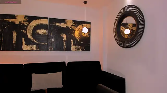 MiaFarrell  online show from April 4, 2026, 5:08 pm