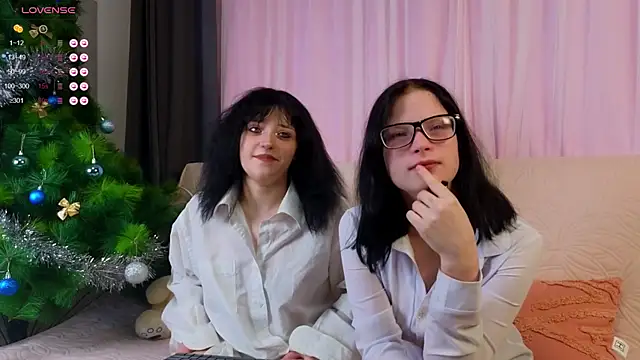 Snapshot of webstars_ chatting on December 25, 2024, 11:43 am webstars online show from December 25, 2024, 11:43 am