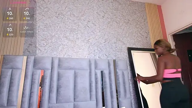 kinkyandsavage online show from December 3, 2025, 7:24 pm