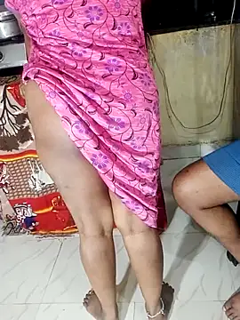 Snapshot of _Hot-Couple chatting on October 9, 2025, 8:53 pm Hot-Couple online show from October 9, 2025, 8:53 pm