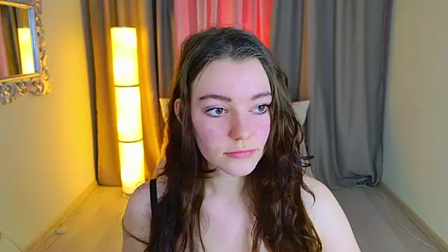 Lana  Cute  online show from February 28, 2026, 2:06 pm