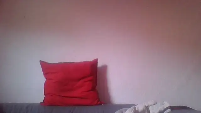 Snapshot of lunaxxxtreme chatting on February 21, 2025, 2:16 pm lunaxxxtreme online show from February 21, 2025, 2:16 pm