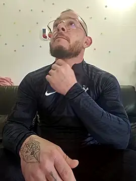 jourdinio13 online show from November 16, 2025, 12:21 pm