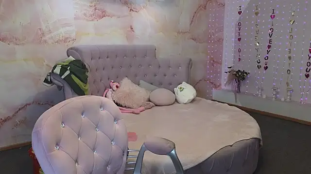 Snapshot of Penelope_Pinky chatting on November 5, 2025, 10:18 am Penelope Pinky online show from November 5, 2025, 10:18 am