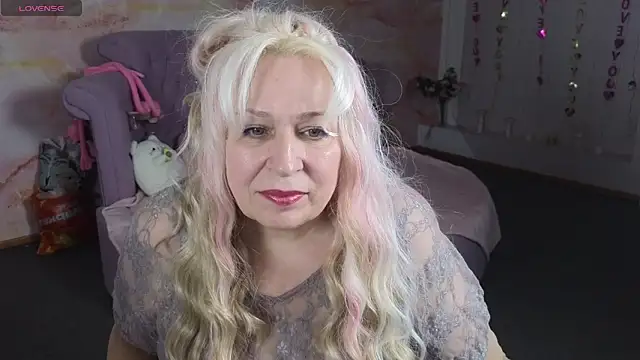 Penelope Pinky online show from May 29, 2026, 12:00 pm