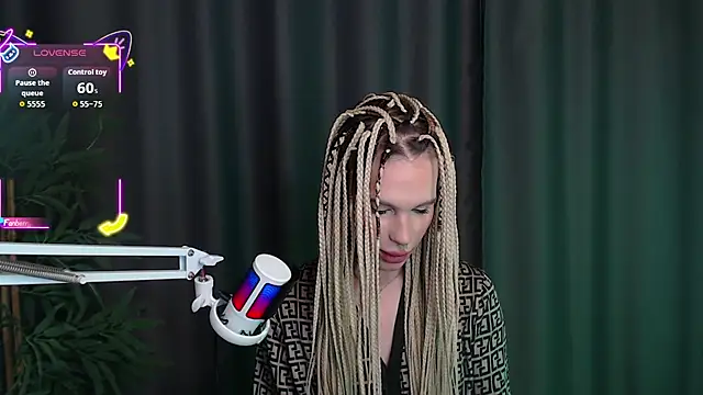 Cassie Bae online show from December 16, 2025, 4:17 am