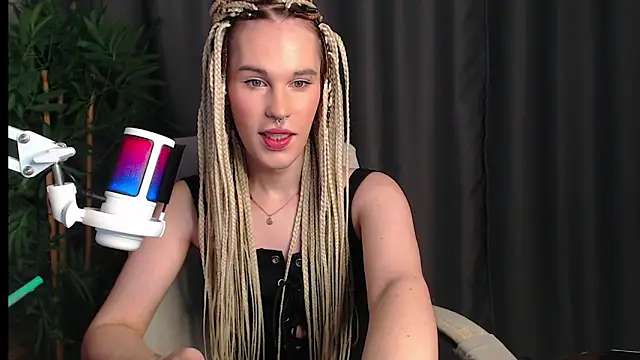 Snapshot of Cassie_Bae chatting on November 26, 2025, 6:52 pm Cassie Bae online show from November 26, 2025, 6:52 pm