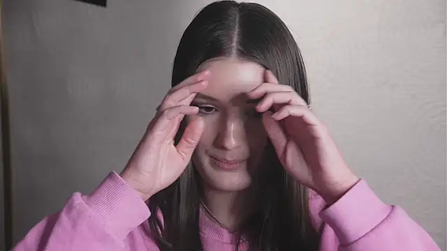 LucettaAldis online show from December 15, 2024, 5:20 pm