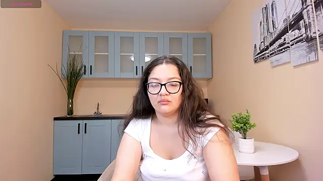 ZarifaBev online show from December 3, 2025, 8:08 pm