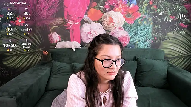 Snapshot of ZarifaBev chatting on October 10, 2025, 3:35 pm ZarifaBev online show from October 10, 2025, 3:35 pm