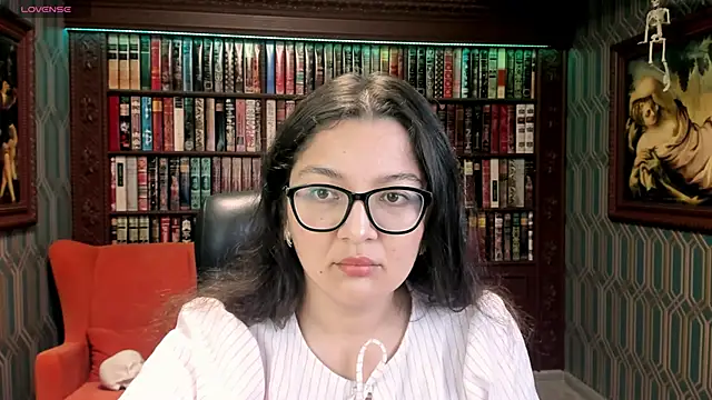 Snapshot of ZarifaBev chatting on September 11, 2025, 10:10 pm ZarifaBev online show from September 11, 2025, 10:10 pm