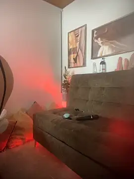 Snapshot of Adeellee_ chatting on October 3, 2025, 9:55 am Adeellee online show from October 3, 2025, 9:55 am