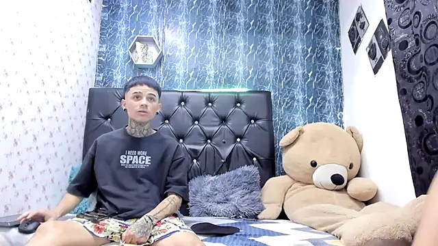 exotic hot couple online show from March 7, 2026, 10:59 pm