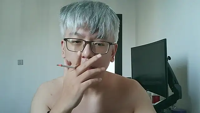 Snapshot of leoUSIR chatting on November 10, 2025, 12:04 am leoUSIR online show from November 10, 2025, 12:04 am