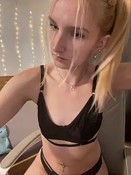 AnnyBelleX online show from November 2, 2025, 12:54 pm