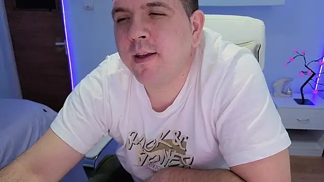 Snapshot of JasonJacks chatting on November 28, 2025, 4:40 pm JasonJacks online show from November 28, 2025, 4:40 pm