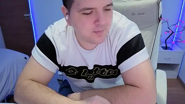 Snapshot of JasonJacks chatting on December 5, 2025, 4:00 am JasonJacks online show from December 5, 2025, 4:00 am