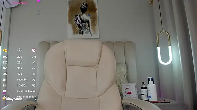 CharlotteDupontt online show from March 4, 2025, 5:24 pm