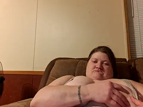 Snapshot of chrissybear84 chatting on February 24, 2026, 5:41 am chrissybear84 online show from February 24, 2026, 5:41 am