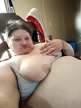 Snapshot of chrissybear84 chatting on September 9, 2025, 10:19 pm chrissybear84 online show from September 9, 2025, 10:19 pm