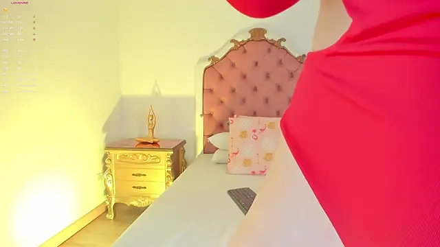 rebeca watsson online show from December 4, 2025, 12:48 pm