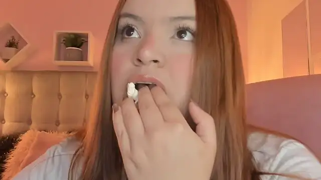 melanie hh online show from November 25, 2025, 4:02 am