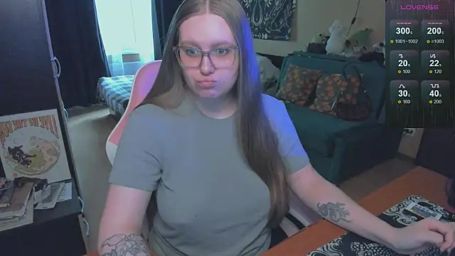 Snapshot of Alice_Dreamgirl_ chatting on May 16, 2026, 11:20 am Alice Dreamgirl online show from May 16, 2026, 11:20 am
