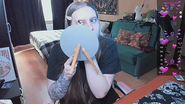 Alice Dreamgirl  online show from April 22, 2026, 12:23 pm