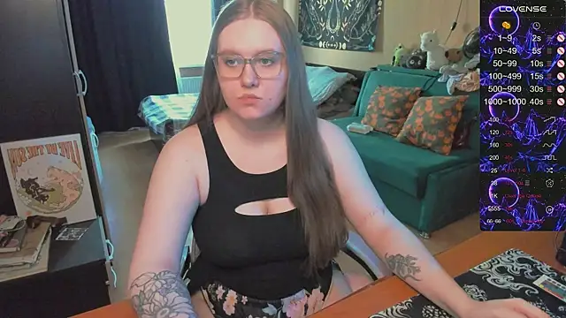 Snapshot of Alice_Dreamgirl_ chatting on April 27, 2026, 10:57 am Alice Dreamgirl online show from April 27, 2026, 10:57 am