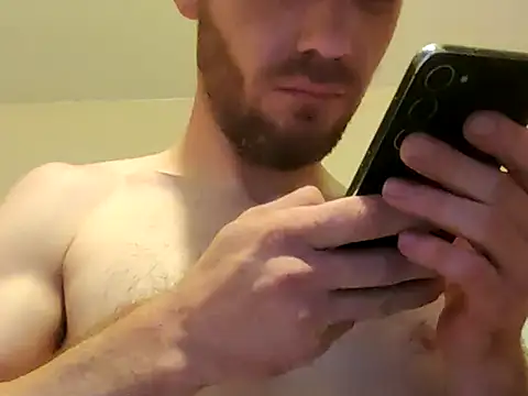 Snapshot of Huntzg23 chatting on November 29, 2025, 2:39 pm Huntzg23 online show from November 29, 2025, 2:39 pm