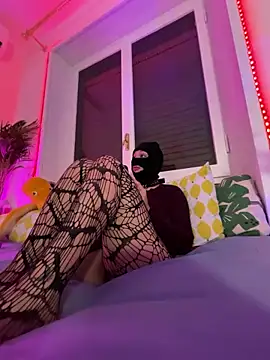 Snapshot of littlewitchxoxo chatting on December 17, 2024, 4:32 pm littlewitchxoxo online show from December 17, 2024, 4:32 pm