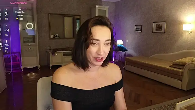 Snapshot of AnneHaddaway chatting on October 25, 2025, 9:04 pm AnneHaddaway online show from October 25, 2025, 9:04 pm