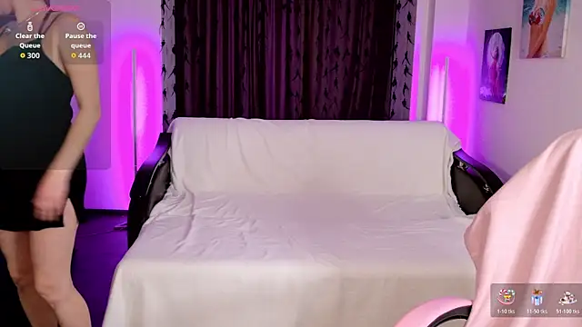 Snapshot of AnneHaddaway chatting on December 16, 2025, 8:35 pm AnneHaddaway online show from December 16, 2025, 8:35 pm