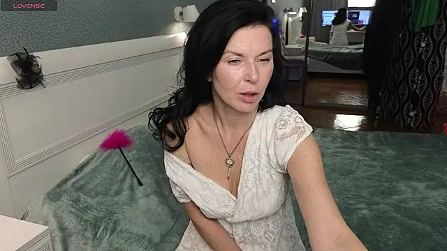 Snapshot of LinaJoy chatting on November 9, 2025, 9:41 pm LinaJoy online show from November 9, 2025, 9:41 pm