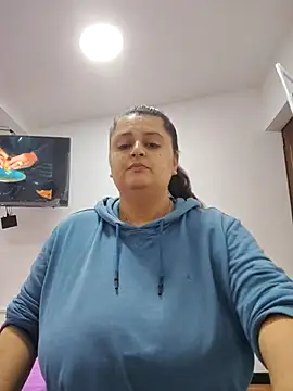 Miss balloonsmila online show from December 14, 2025, 9:42 pm