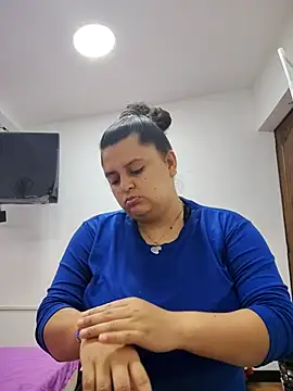 Miss balloonsmila online show from October 26, 2025, 4:13 am