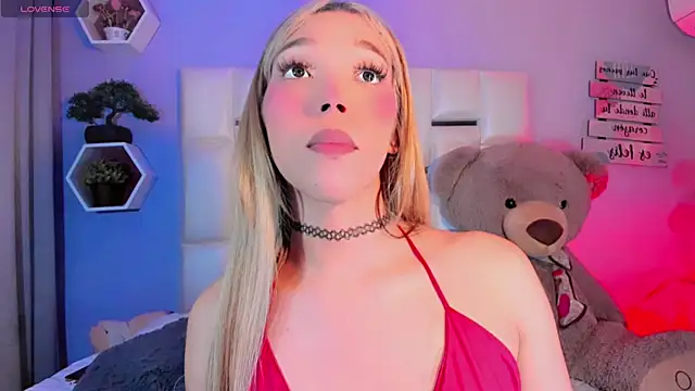 Snapshot of Aileen_18 chatting on November 2, 2025, 10:37 pm Aileen 18 online show from November 2, 2025, 10:37 pm