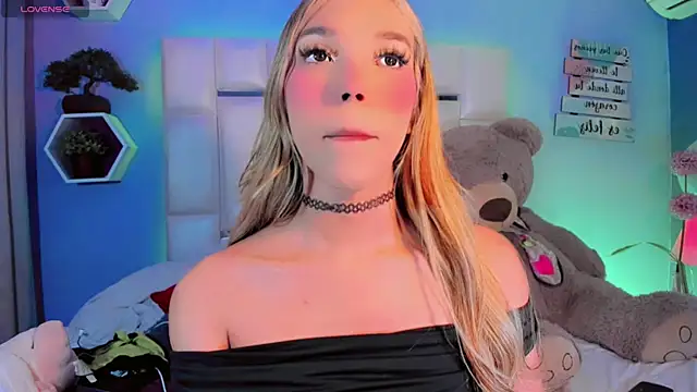 Snapshot of Aileen_18 chatting on November 7, 2025, 12:26 am Aileen 18 online show from November 7, 2025, 12:26 am