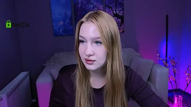 Snapshot of playful_sophie chatting on November 13, 2025, 8:13 pm playful sophie online show from November 13, 2025, 8:13 pm