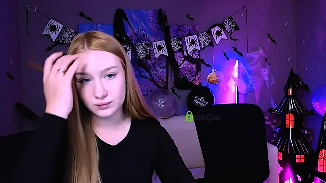 Snapshot of playful_sophie chatting on October 28, 2025, 11:25 pm playful sophie online show from October 28, 2025, 11:25 pm