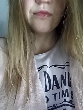 KattyLuuu online show from March 29, 2026, 9:16 pm