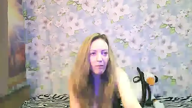 Snapshot of KattyLuuu chatting on September 12, 2025, 8:52 pm KattyLuuu online show from September 12, 2025, 8:52 pm