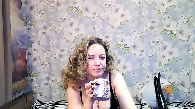 Snapshot of KattyLuuu chatting on October 9, 2025, 9:04 pm KattyLuuu online show from October 9, 2025, 9:04 pm