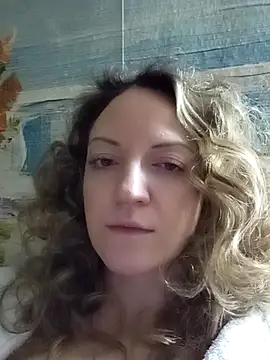 Snapshot of KattyLuuu chatting on November 22, 2025, 8:51 pm KattyLuuu online show from November 22, 2025, 8:51 pm